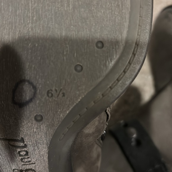 EUC Paul Green heeled moto-style bootie, gray and black.  Size 6.5 UK/ 9 US - Picture 8 of 8